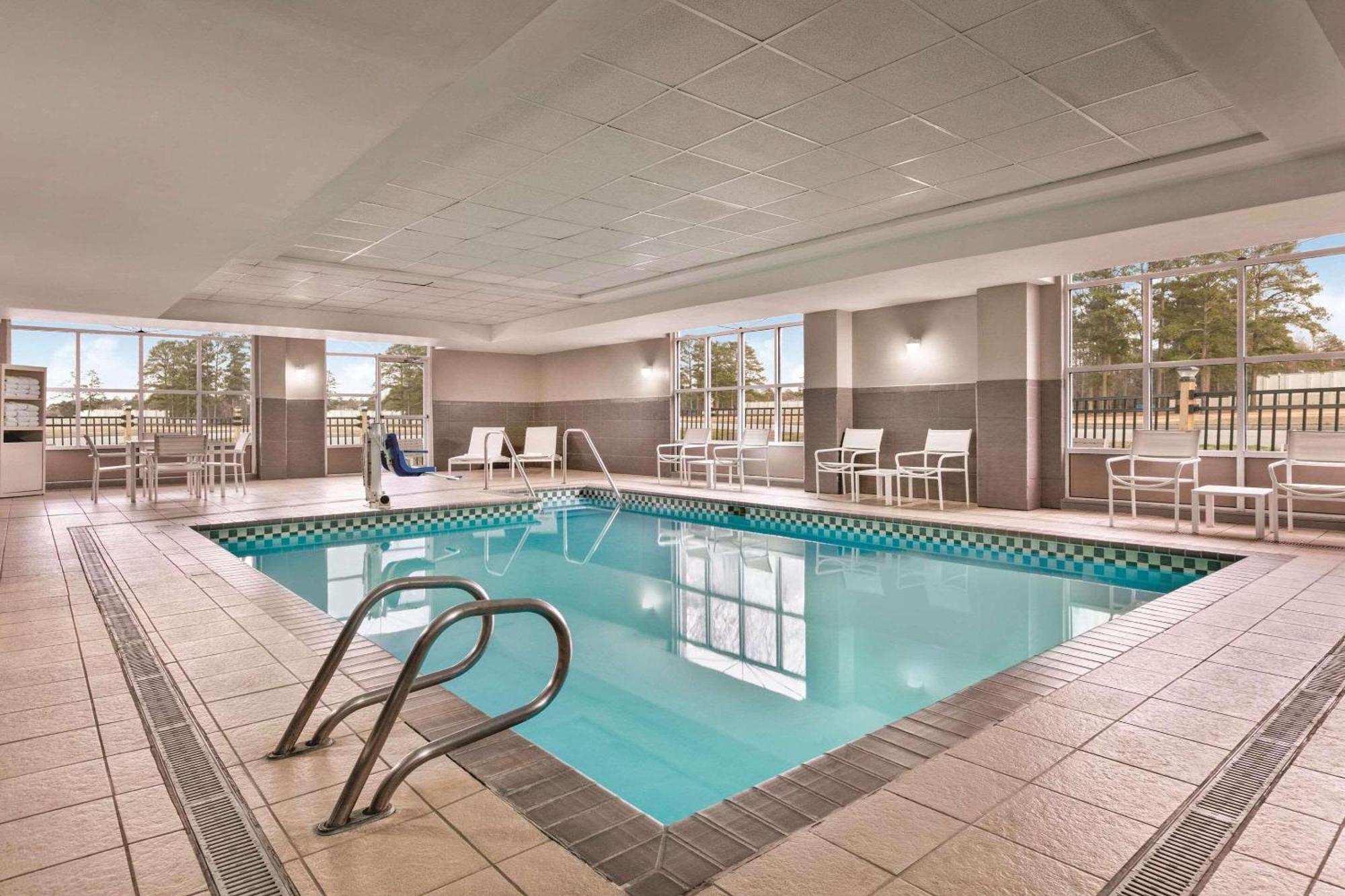 Country Inn & Suites By Radisson, Petersburg, Va Екстериор снимка